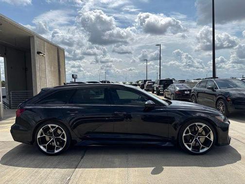 Sebring Black Crystal Effect 2024 Audi RS 6 Avant 4.0T
