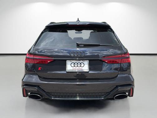 Sebring Black Crystal Effect 2024 Audi RS 6 Avant 4.0T