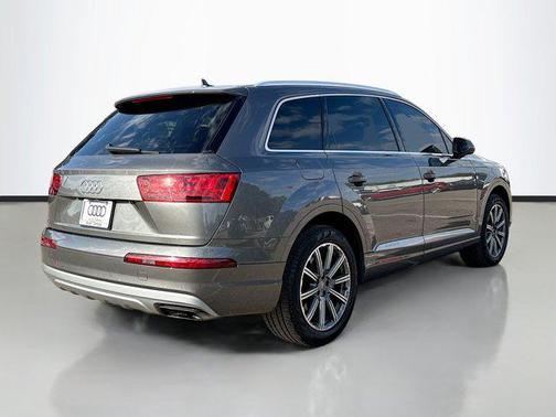 2019 Audi Q7 45 Premium Plus