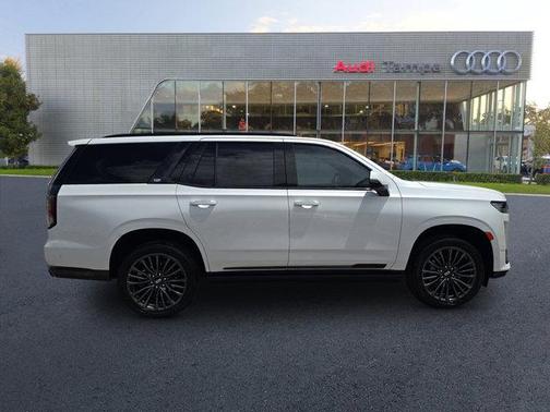 2022 Cadillac Escalade Sport