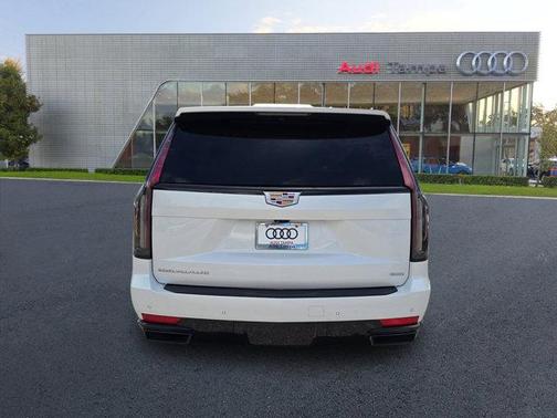 2022 Cadillac Escalade Sport