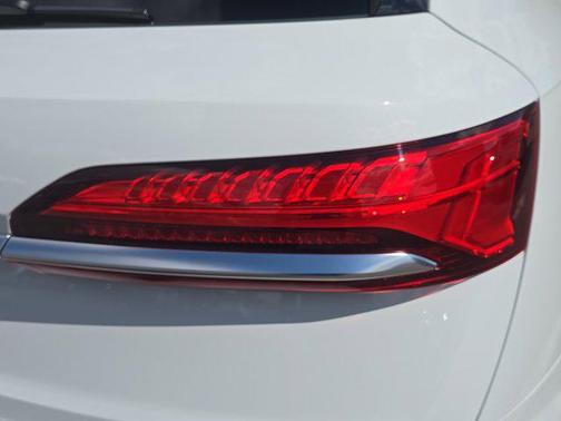 2025 Audi Q7 45 Premium