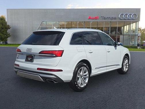2025 Audi Q7 45 Premium