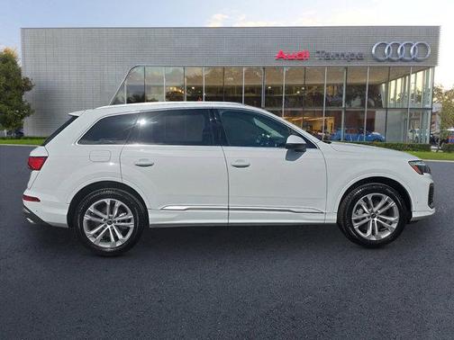 2025 Audi Q7 45 Premium