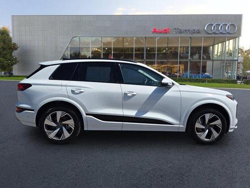 2025 Audi Q6 e-tron Premium Plus quattro