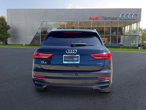 2022 Audi Q3 45 S line Premium