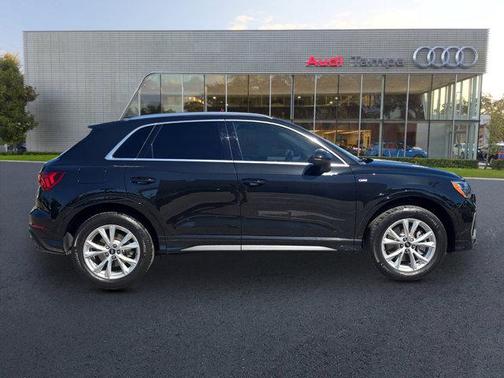 2022 Audi Q3 45 S line Premium