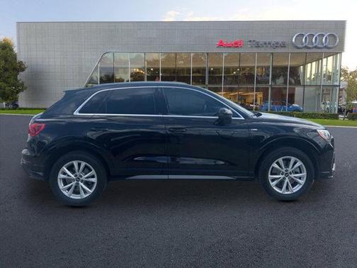 2022 Audi Q3 45 S line Premium