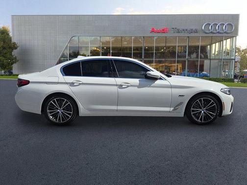 2022 BMW 530e Base