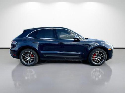 Blue 2022 Porsche Macan Macan S