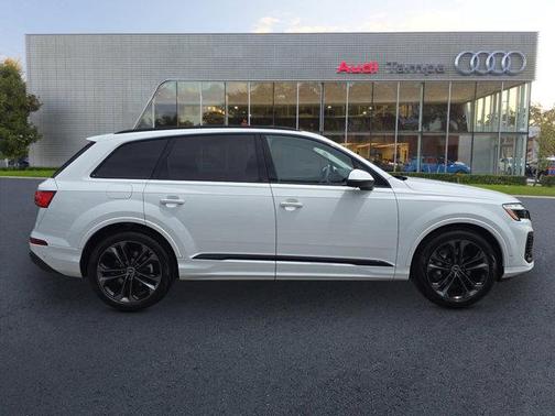 2025 Audi Q7 55 Prestige