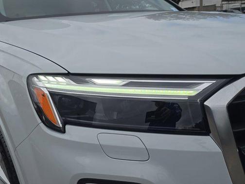 2025 Audi Q7 55 Premium