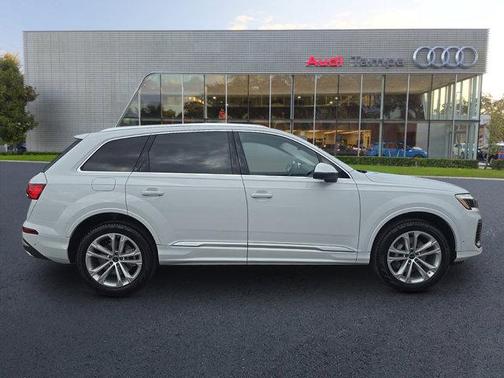 2025 Audi Q7 55 Premium