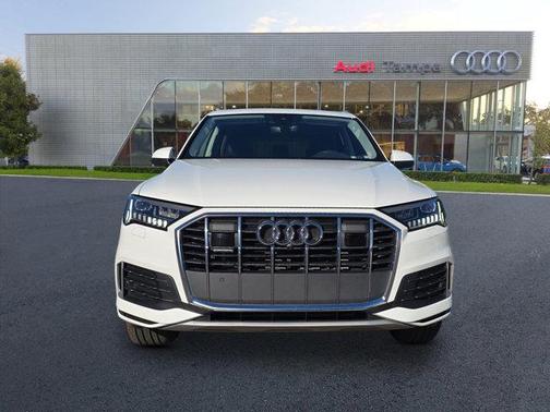 2024 Audi Q7 45 Premium Plus
