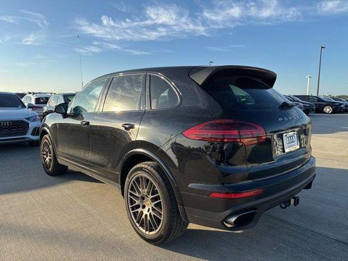 2017 Porsche Cayenne Platinum Edition