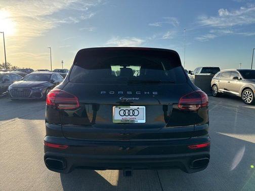 2017 Porsche Cayenne Platinum Edition