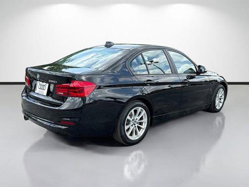 Jet Black 2018 BMW 320 i