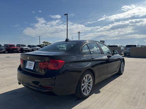 Jet Black 2018 BMW 320 i