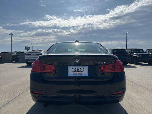 Jet Black 2018 BMW 320 i