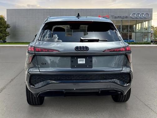 Daytona Gray Pearl Effect 2026 Audi Q3 TFSI quattro S tronic