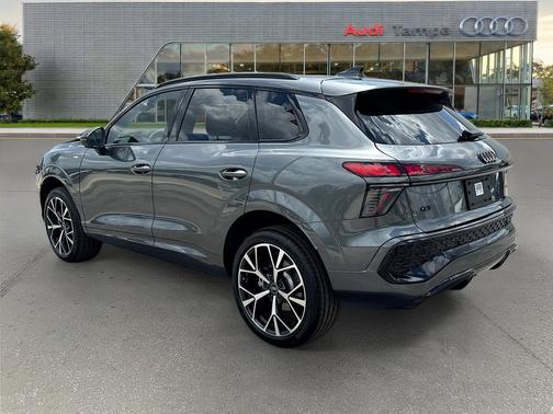 Daytona Gray Pearl Effect 2026 Audi Q3 TFSI quattro S tronic