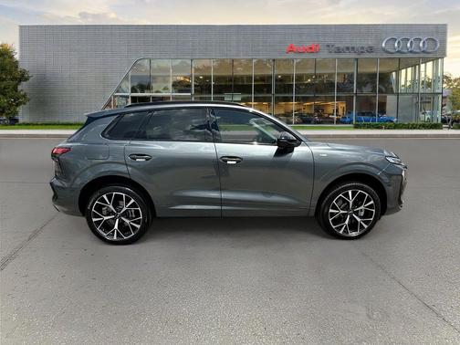 Daytona Gray Pearl Effect 2026 Audi Q3 TFSI quattro S tronic
