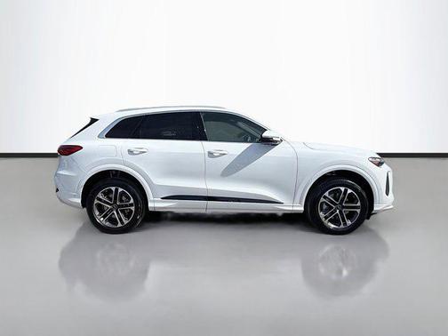 2025 Audi Q5 Premium TFSI quattro S tronic