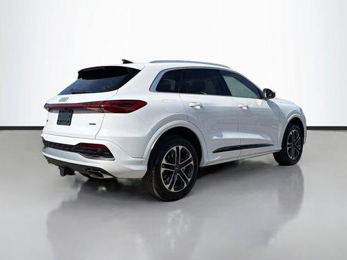 2025 Audi Q5 Premium TFSI quattro S tronic