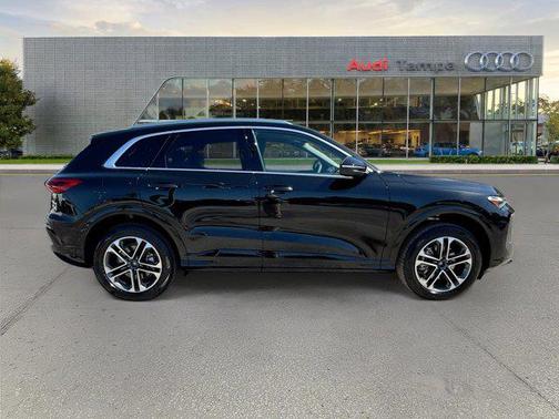Mythos Black Metallic 2026 Audi Q5 Premium TFSI quattro S tronic