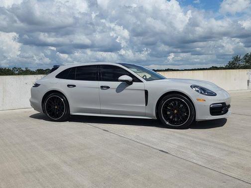 Photo 4 of 29 of 2018 Porsche Panamera Sport Turismo 4S
