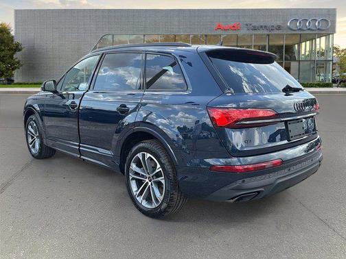 2026 Audi Q7 45 Premium