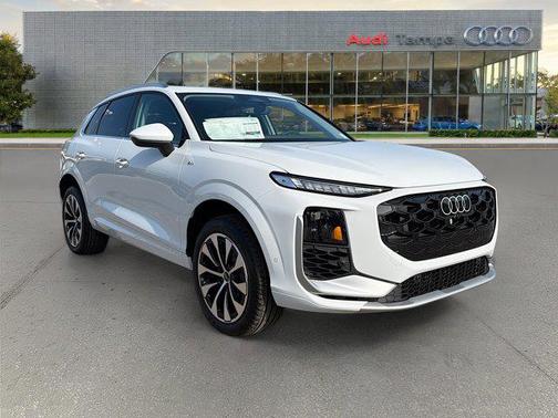 Glacier White Metallic 2026 Audi Q3 TFSI quattro S tronic