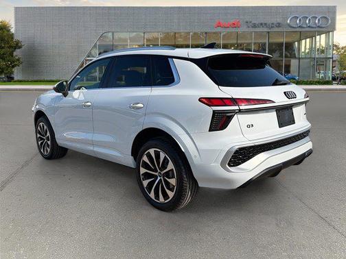 Glacier White Metallic 2026 Audi Q3 TFSI quattro S tronic