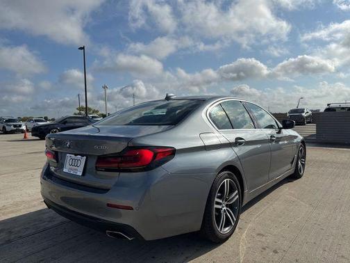 2021 BMW 530 530i