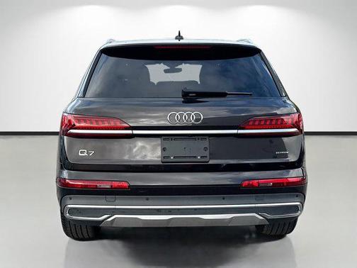 Tamarind Brown Metallic 2023 Audi Q7 55 Premium Plus