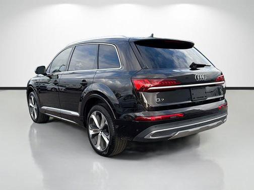 Tamarind Brown Metallic 2023 Audi Q7 55 Premium Plus