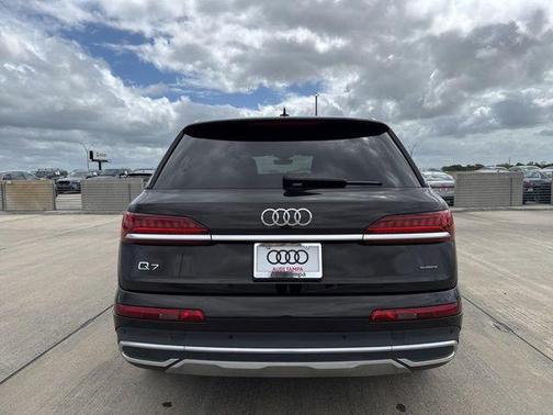 Tamarind Brown Metallic 2023 Audi Q7 55 Premium Plus