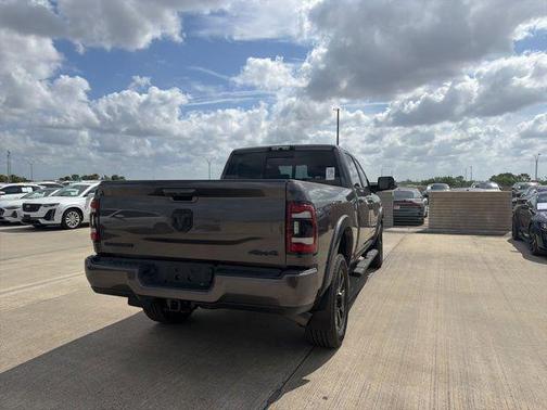 2020 RAM 2500 Laramie Crew Cab 4x4 6'4' Box