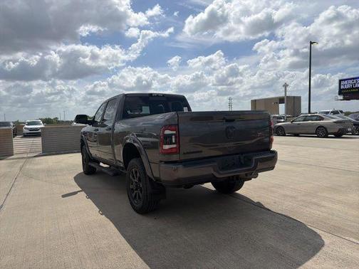 2020 RAM 2500 Laramie Crew Cab 4x4 6'4' Box