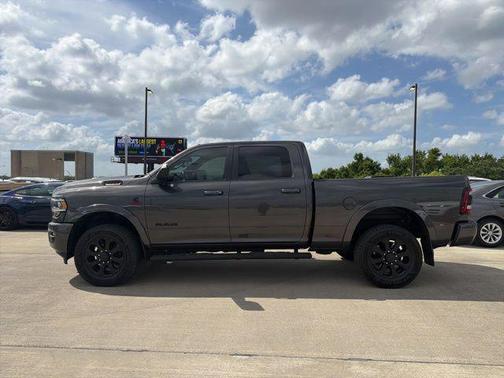 2020 RAM 2500 Laramie Crew Cab 4x4 6'4' Box