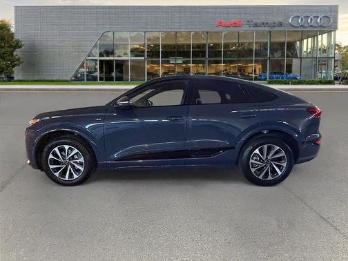Plasma Blue Metallic 2027 Audi Q6 e-tron Sportback Premium quattro