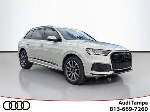2023 Audi Q7 45 Premium Plus
