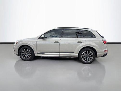 2023 Audi Q7 45 Premium Plus