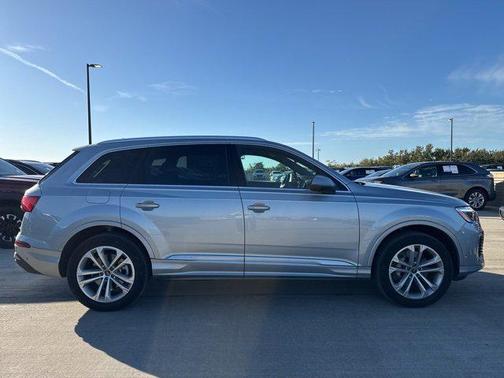 2025 Audi Q7 55 Premium Plus