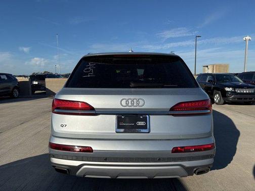 2025 Audi Q7 55 Premium Plus