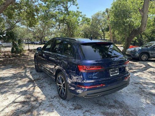 2022 Audi Q7 55 Premium Plus