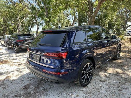 2022 Audi Q7 55 Premium Plus