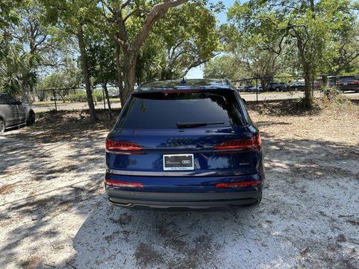 2022 Audi Q7 55 Premium Plus