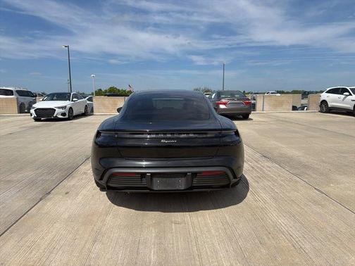 Jet Black Metallic 2022 Porsche Taycan Base