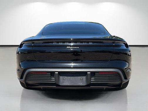 Jet Black Metallic 2022 Porsche Taycan Base